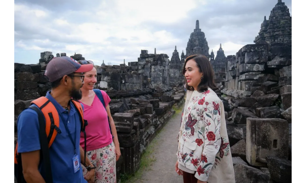 Menpar Tinjau Prambanan dan Stasiun Tugu Yogyakarta untuk Pastikan Kesiapan Libur Sekolah 2026