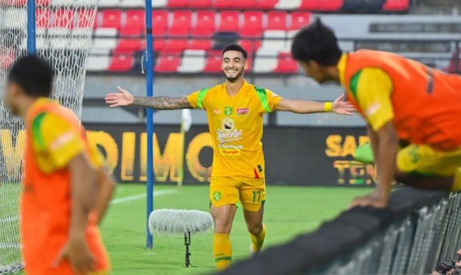 Persebaya Surabaya Resmi Memperpanjang Kontrak Jefferson Silva untuk Menjaga Stabilitas Tim Musim Depan