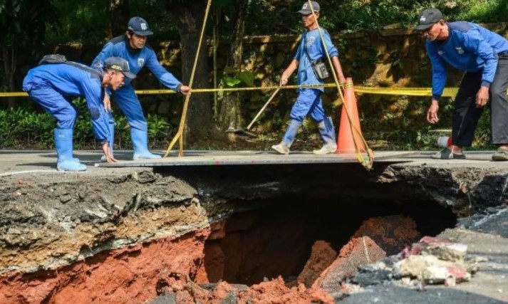 Perbaikan Saluran Amblas di Lenteng Agung Capai 75 Persen, Jalan Ditargetkan Segera Normal