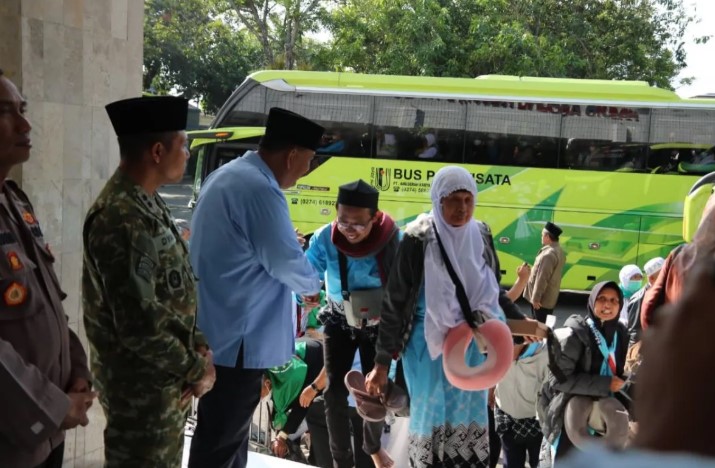 Sebanyak 357 Jamaah Haji Asal Kulon Progo Tiba di Tanah Air, Disambut Haru Keluarga