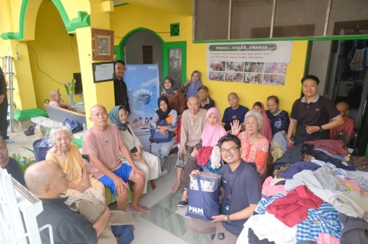 PNM Salurkan 17 Ton Pakaian Donasi untuk Disabilitas dan Lansia Melalui Program RE3 For-E