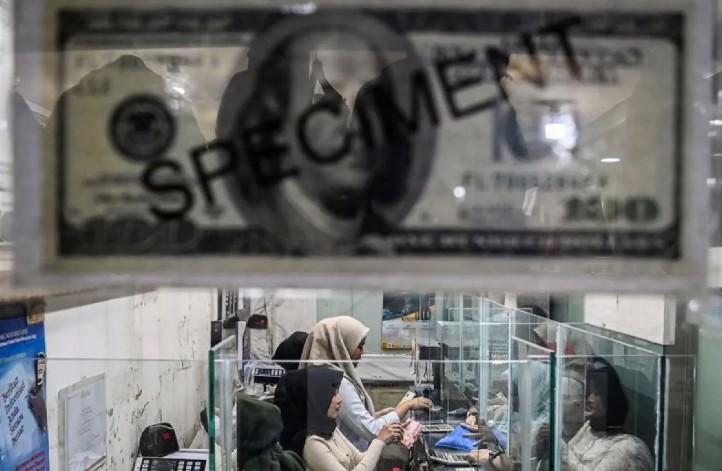 Rupiah Dibuka Melemah ke Rp17.995 per Dolar AS pada Perdagangan Kamis Pagi