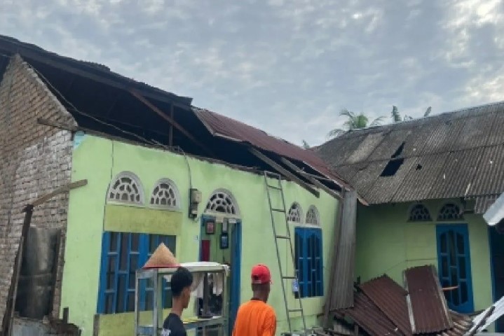 Cuaca Ekstrem Terjang Sumut, Sebanyak 20 Rumah Rusak Berat di Serdangbedagai