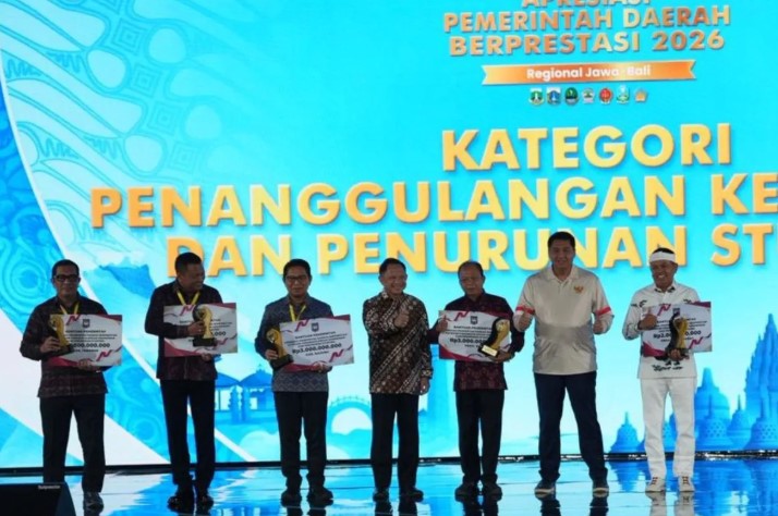 Pemkab Badung Raih Penghargaan Terbaik Nasional Berkat Keberhasilan Tekan Kemiskinan dan Stunting