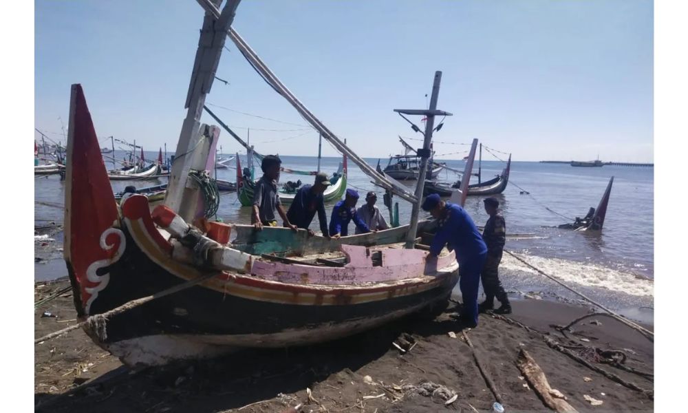 Gelombang Tinggi dan Angin Kencang Rusak Sembilan Perahu Nel