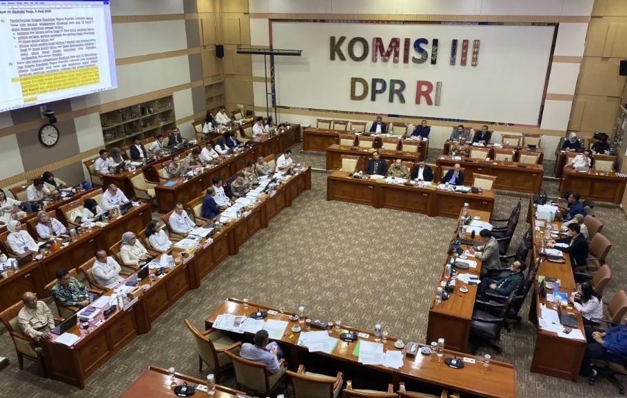 DPR dan Pemerintah Sepakati Polisi Aktif Bisa Isi 
