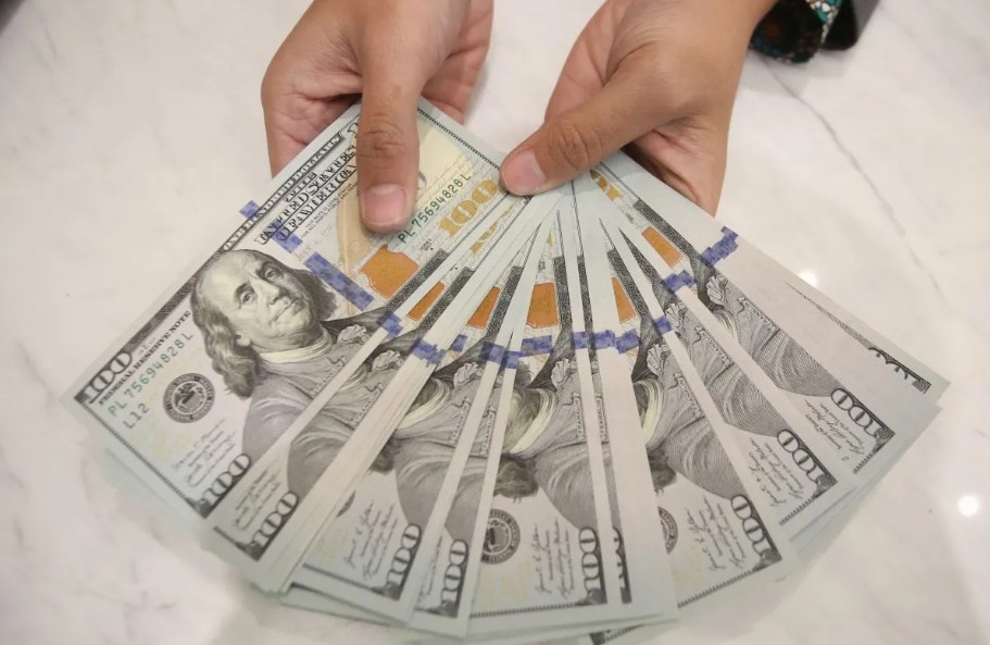 Rupiah Ditutup Melemah ke Rp18.188 per Dolar AS, Terseret Ge