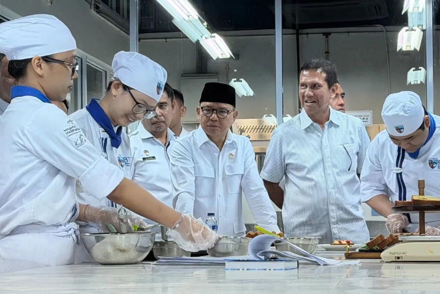 KP2MI Resmikan Migrant Center di Batam Tourism Pol