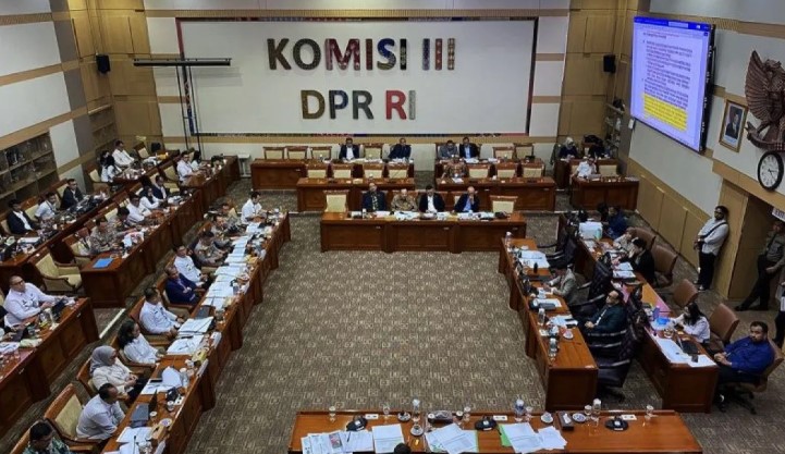 Komisi III dan Pemerintah Sepakati RUU Polri Dibawa ke Parip