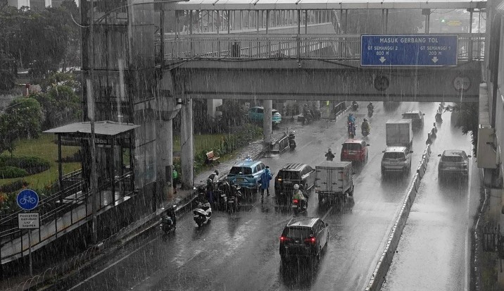 BMKG Prakirakan Hujan Ringan Guyur Sejumlah Kota B