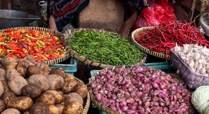 Harga Cabai Rawit Tembus Rp75.150 per Kg, Telur Ayam Ras Rp3