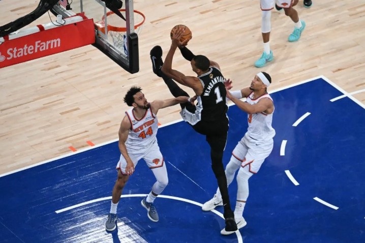 Victor Wembanyama Antar Spurs Tundukkan Knicks dan Pangkas K