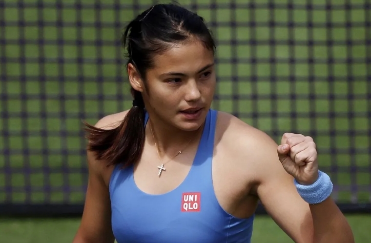 Emma Raducanu Melaju Meyakinkan di Queen's Club, Alexandra E