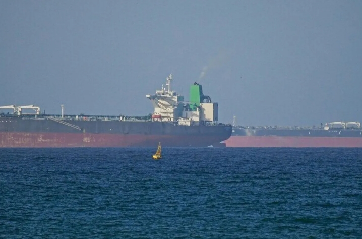 Militer Iran Umumkan Penutupan Selat Hormuz di Tengah Mening