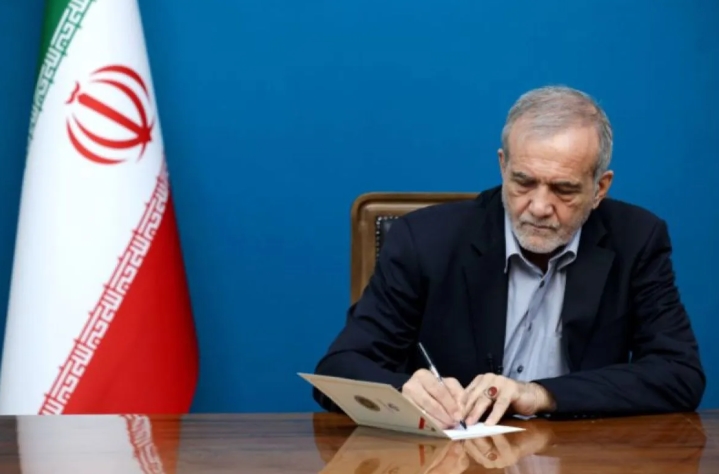 Presiden Iran Sebut Serangan terhadap Infrastruktur Sipil Me