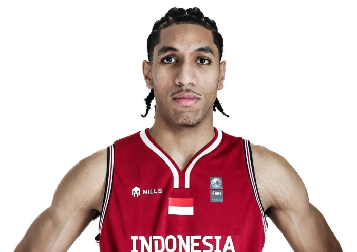 Derrick Michael Resmi Memulai Karier Profesional Bersama Sag