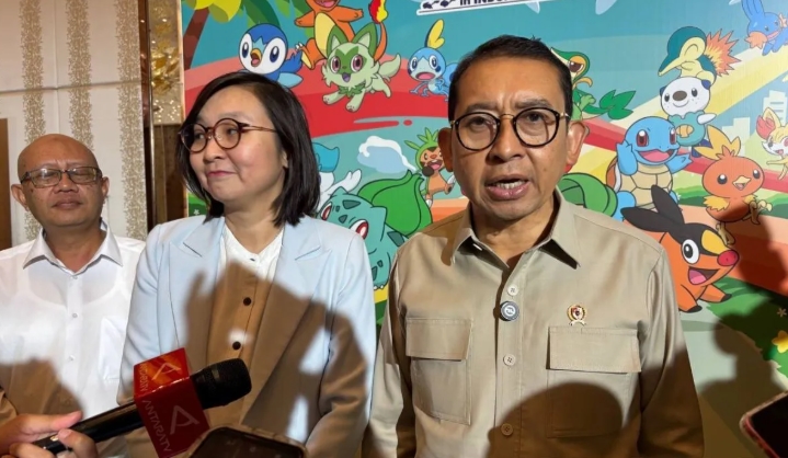 Kemenbud Terima Hibah Ratusan Lukisan dan Buku Otto Djaya-Agus Djaya dari Keluarga Holst