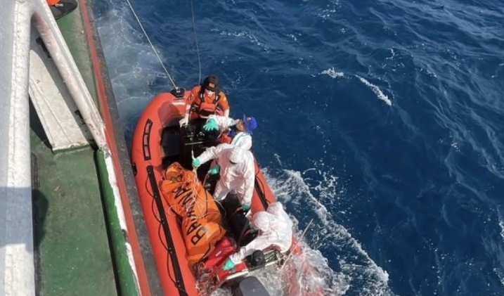 Penyelam Basarnas Menemukan Dua Korban KM Virgo, 123 Orang Masih Dicari di Laut Jawa