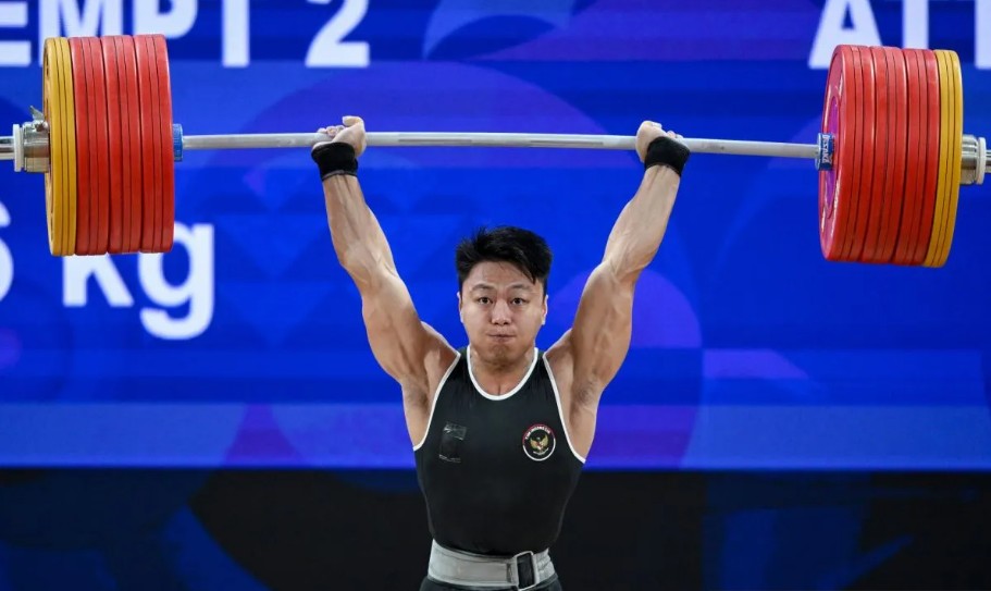 Rahmat Erwin Abdullah Raih Emas Asian Games 2026 setelah Menangi Duel Ketat dengan Lifter Thailand